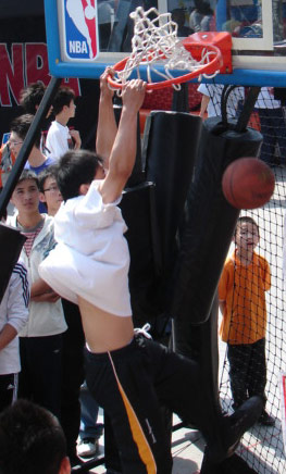 迫使她频繁 迫使她频繁